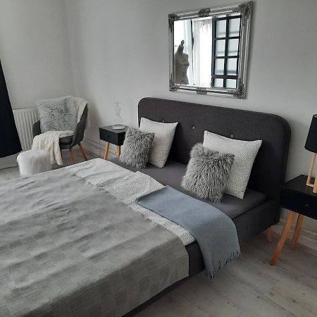 Downtown'S Pearl Apartment เปตช์ ภายนอก รูปภาพ